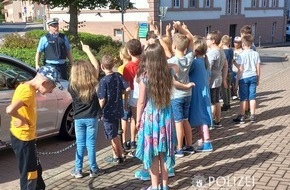 Polizeipräsidium Westpfalz: POL-PPWP: Schulwegkontrollen in der Schulanfangswoche