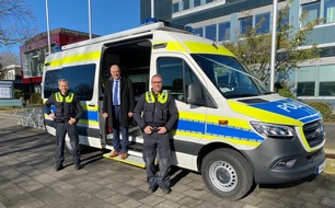 Polizei Paderborn: POL-PB: Neuer Kollege beim Verkehrsdienst der Kreispolizeibehörde Paderborn