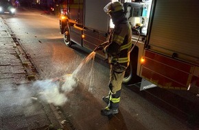 Feuerwehr Herdecke: FW-EN: Unruhige Silvesternacht für die Feuerwehr - Balkonbrand im Eicklohweg und drei Altpapiercontainerbrände - Insgesamt 11 Einsätze