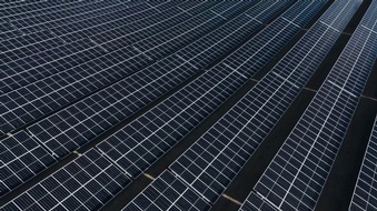 Connected Dots Holding GmbH: Ausbau der dezentralen Energieversorgung in Bayern: Die Connected Dots Holding GmbH erwirbt umfangreiches Photovoltaik-Projektportfolio