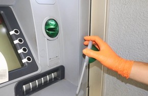 Polizei Mettmann: POL-ME: Polizei warnt vor manipulierten Geldausgabeautomaten - Ratingen - 2007015