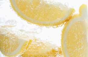 Flink SE: Fanta trinkt man im Osten, Spezi im S&uuml;den und das meistbestellte Getr&auml;nk des Sommers ist Wasser!