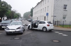 Polizei Düren: POL-DN: Zwei leicht Verletzte bei Verkehrsunfall