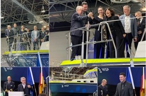 Polizei Duisburg: POL-DU: Getauft in D&uuml;sseldorf, im Einsatz f&uuml;r K&ouml;ln - Leinen los f&uuml;r die "WSP 3"