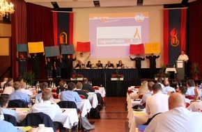 Deutscher Feuerwehrverband e. V. (DFV): Deutsche und Hessische Jugendfeuerwehr feiern ihre 50. Geburtstage / Die Deutsche Jugendfeuerwehr verabschiedet zum Jubiläum ihre Werte (FOTO)