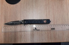 Bundespolizeidirektion Sankt Augustin: BPOL NRW: Bundespolizei vollstreckt zwei Haftbefehle und beschlagnahmt mehrere Waffen