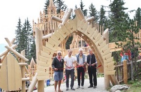 Zillertal Arena: Das neue Fichtenschloss auf der Rosenalm ist offiziell eröffnet - BILD