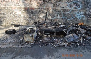 Polizei Dortmund: POL-DO: Wohnwagen abgebrannt - Polizei sucht Zeugen