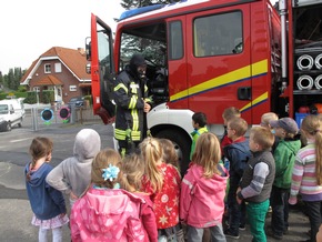 FW-AR: Kindergarten-Kinder aus Wennigloh sind gut auf Notfall vorbereitet