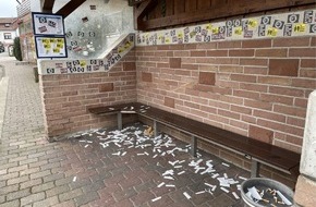 Polizeipräsidium Westpfalz: POL-PPWP: Bushaltestelle verklebt
