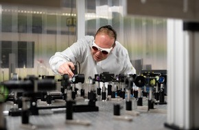 Hochschule M&uuml;nchen: Nanopartikel effizienter per Laser erzeugen