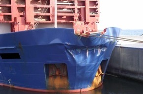 Landeswasserschutzpolizeiamt Mecklenburg-Vorpommern: LWSPA M-V: Seeschiff kollidiert im Hafen Vierow mit Pier