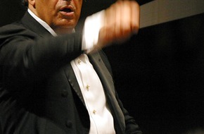 Migros-Genossenschafts-Bund Direktion Kultur und Soziales: Le classique est tendance: Migros-Pour-cent-culturel-Classics 2011/2012  Un talent helvétique et un chef d'orchestre de renommée mondiale en tournée suisse