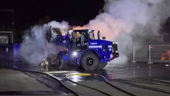 FW Dörentrup: Brand im Industriegebiet Dörentrup-Humfeld - Feuerwehr erneut im Großeinsatz