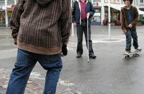 Schweiz. Zentralverein für das Blindenwesen SZB: Internationaler Tag des Weissen Stockes - Keiner zu klein eine Gefahr zu sein