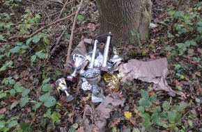 Polizeipräsidium Südhessen: POL-DA: Groß-Gerau: Pokale im Wald gefunden / Polizei sucht Besitzer