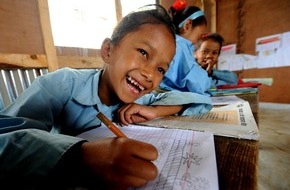 UNICEF Deutschland: UNICEF-Schirmherrin Elke Büdenbender besucht Nepal