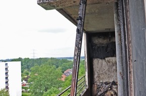 Polizei Mettmann: POL-ME: Zimmerbrand in der achten Etage fordert Verletzte - Monheim - 2106032