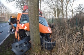 Polizeiinspektion Wilhelmshaven/Friesland: POL-WHV: Verkehrsunfall mit zwei verletzten Personen - Gefährdung des Straßenverkehrs gem. § 315 c StGB