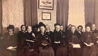 Deutscher H&ouml;rverband e.V. (DHV): 125 Jahre Schwerh&ouml;rigenbewegung in Deutschland: Deutscher H&ouml;rverband l&auml;dt ein, das Jubil&auml;um der Schwerh&ouml;rigen-Selbsthilfe mit lokalen und regionalen Aktionen zu begehen