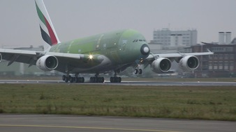 ZDF: Wie "Der Superflieger" ausgestattet wird / Zweiteilige "ZDF.reportage" aus den Werkhallen des Airbus A380 in Finkenwerder (FOTO)