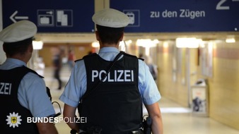 Bundespolizeidirektion München: Bundespolizeidirektion München: Flaschenwurf - Automatenbeschädigung - Messtechnik - Stahlrute