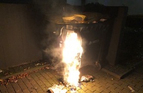 Polizei Mettmann: POL-ME: Müllcontainer in Brand gesetzt - Erkrath - 2110095
