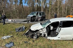 Kreisfeuerwehrverband Bodenseekreis e. V.: KFV Bodenseekreis: B31: Zwei Verletzte nach Frontalkollision