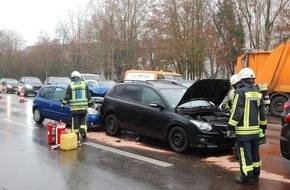 Feuerwehr Hattingen: FW-EN: Verkehrsunfall mit drei beteiligten PKW