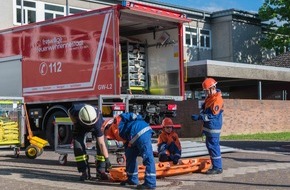 Feuerwehr Lennestadt: FW-OE: Brand in der Turnhalle - Gemeinschaftsübung der Jugendfeuerwehr Lennestadt