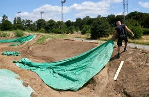 Landesgartenschau Neuss 2026: Themenangebot: Sie arbeiten (fast) immer – Landschaftsgärtner zwischen Hitzewellen und Wolkenbrüchen