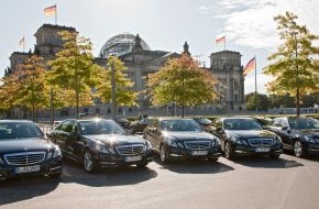 Zukunft Gas e. V.: Praxistest mit Bio-Erdgas erfolgreich bestanden: Fahrdienst der Bundestagsabgeordneten senkt den CO2-Ausstoß erheblich (BILD)