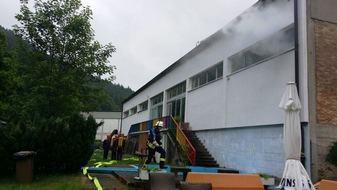 FW-AR: Jugendfeuerwehrleute beweisen Teamgeist bei 24 Stunden-Übung