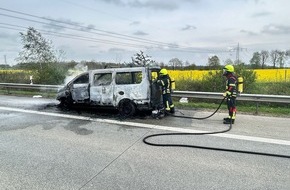 Kreisfeuerwehr Rotenburg (Wümme): FW-ROW: Kleintransporter auf Autobahn in Vollbrand