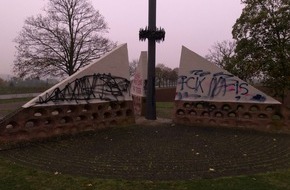 Polizeidirektion Bad Kreuznach: POL-PDKH: Sachbeschädigung mittels Graffiti am Mahnmal "Feld des Jammers"