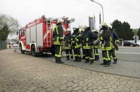 Feuerwehr der Stadt Arnsberg: FW-AR: Basislöschzug 6 der Arnsberger Feuerwehr festigt Zusammenarbeit mit gemeinsamer Übung