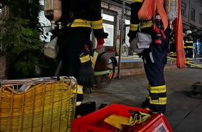 Feuerwehr München: FW-M: Brand in Ladenzeile (Bogenhausen)