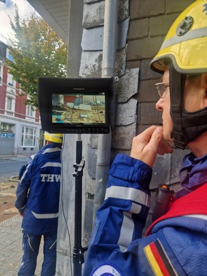 FW-EN: Feuerwehr, THW und Hilfsorganisationen weiter an der Hagener Straße intensiv im Einsatz