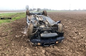 Polizeidirektion Landau: POL-PDLD: Weingarten (Pfalz) - Auto landet nach Überschlag im Feld