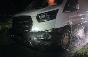 Kreispolizeibehörde Herford: POL-HF: Verkehrsunfall mit Sachschaden- Polizeibeamte beobachten Zusammenstoß