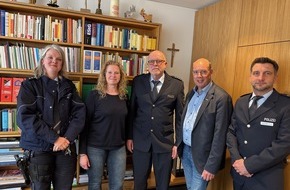 Kreispolizeibeh&ouml;rde Soest: POL-SO: Neuer Wachleiter Warstein macht Antrittsbesuch beim R&uuml;thener B&uuml;rgermeister