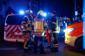 FW-MK: Feuerwehr rettet 11 Personen aus verrauchtem Geb&auml;ude
