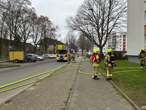 FW Ratingen: Balkonbrand macht Wohnung unbewohnbar