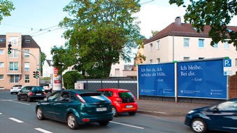 Samaritan's Purse e. V.: Hoffnungsbotschaften f&uuml;r das Flutgebiet / Christliche Hilfsorganisationen starten Plakatkampagne