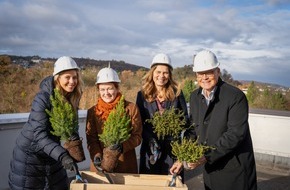 VNR Group: Vier Spatenstiche mit Symbolkraft: Die Zentrale der VNR Group bekommt ein neues umweltfreundliches „Gewand“ und setzt damit seinen Erfolgskurs mit viel Engagement fort