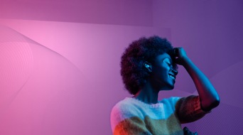 Sivantos GmbH: Signia revolutioniert Design von Hörgeräten: Hörgeräte sehen aus wie Hearables