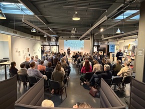 Pressemitteilung: FURNITURE TALK über KI, Material und Emotion