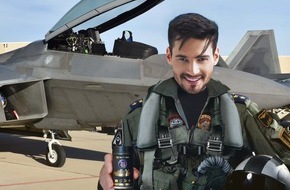 news, Pressehaus24: Top Gun Piloten entwickeln Top Getränk - red Tonic