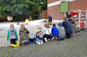 Feuerwehr Bremerhaven: FW Bremerhaven: Sommerferienprogramm bei der Feuerwehr Bremerhaven