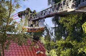 Kreisfeuerwehrverband Segeberg: FW-SE: beginnender Dachstuhlbrand nach Blitzeinschlag